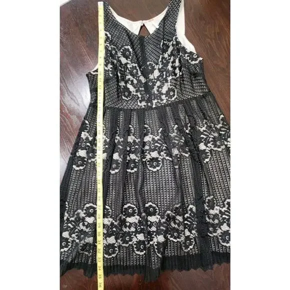 Free People Women's Chic Mini Black Rocco Dress Laced A line Open Back Sz 12 - Picture 11 of 12